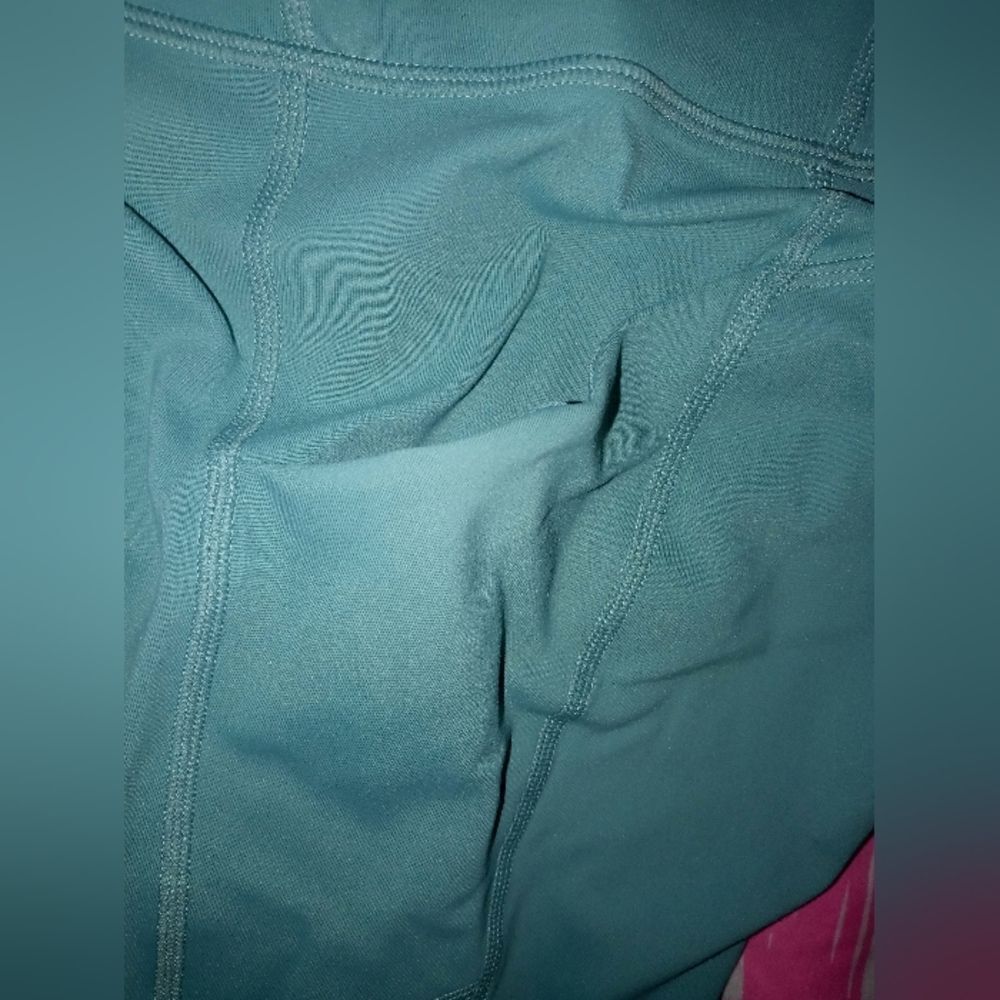 Fabletics Workout shorts - Picture 10 of 11
